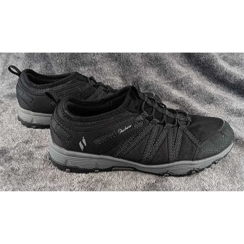 Skechers women black